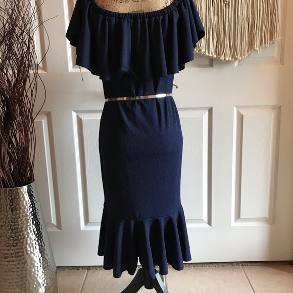 Chic Navy Blue Dress: shoulders can be styled 3 ways! - Picture 4 of 7